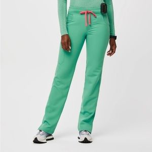 Figs Kade Pant in Surgical Green - Size L